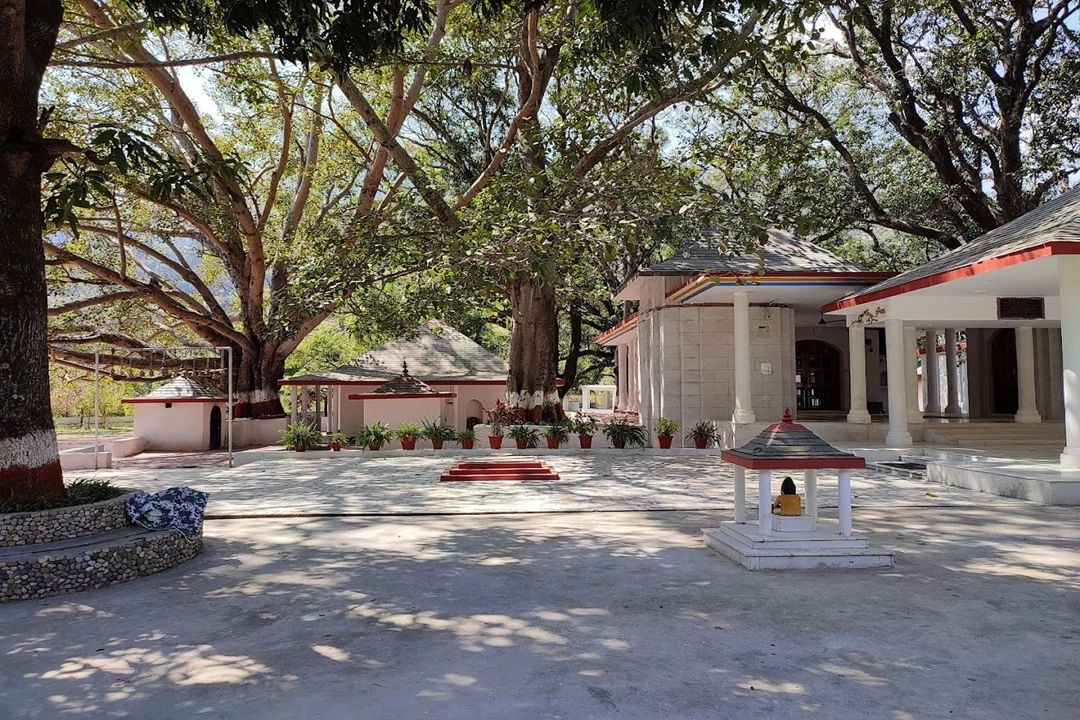 Rudreshwar Mahadev Temple Sanara